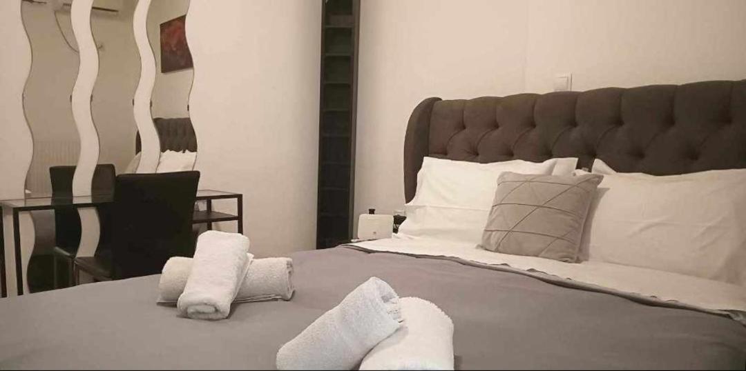 Φωτεινό Διαμέρισμα Πειραιας Pireus Eksteriør bilde